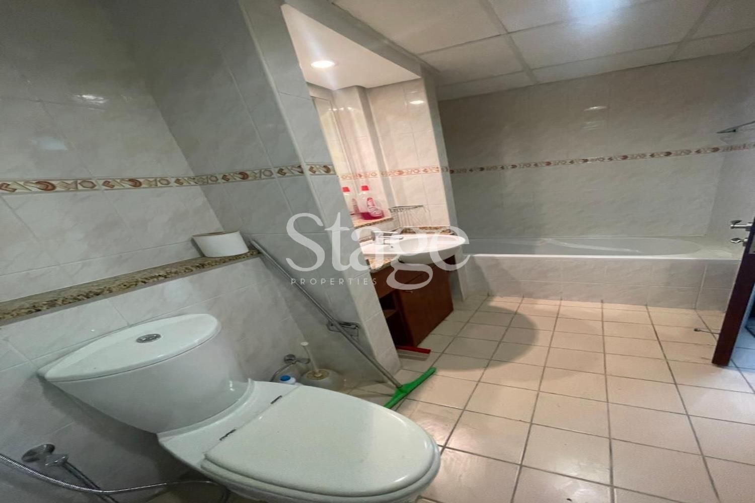 1 bedroom apartment for Rent in Jumeirah Lake Towers, Dubai AP8832L