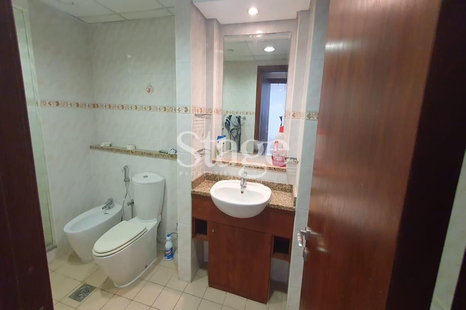 1 bedroom apartment for Rent in Jumeirah Lake Towers, Dubai AP8832L