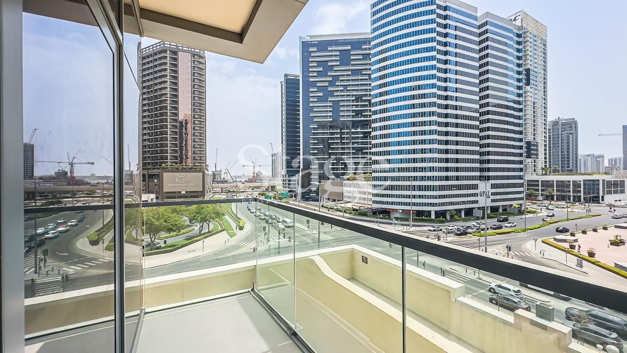 VACANT | FURNISHED | CORNER UNIT | GREAT PRICE