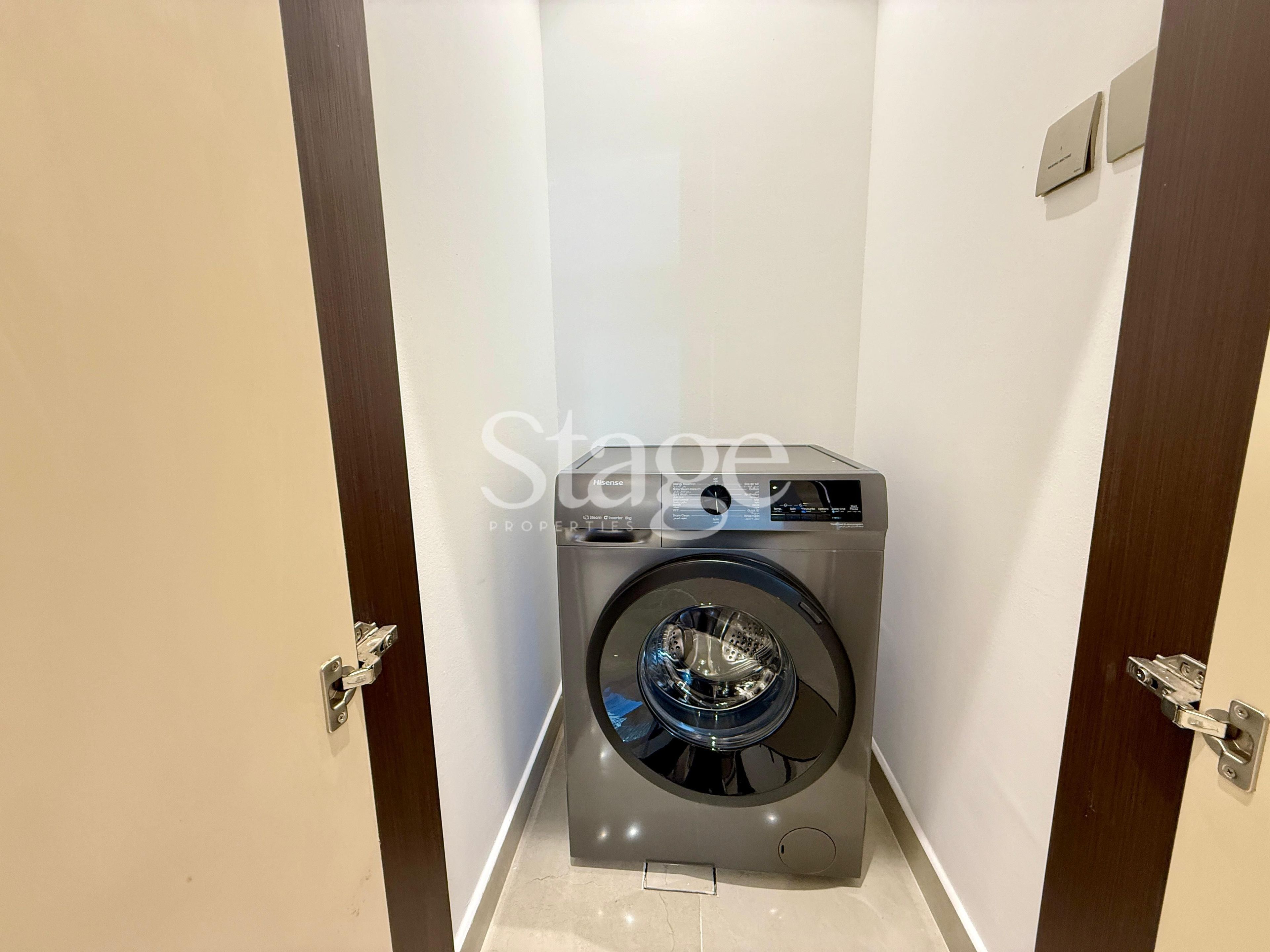 1 bedroom apartment for Sale in Business Bay, Dubai AP8094S