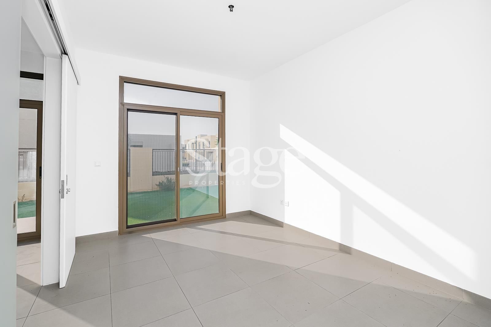 تاون هاوس من ٣ غرف نوم للإيجار في Town Square، Dubai TH8111L