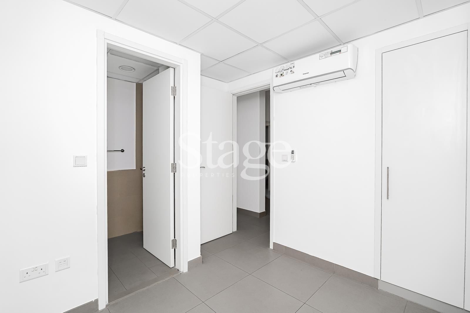 تاون هاوس من ٣ غرف نوم للإيجار في Town Square، Dubai TH8111L