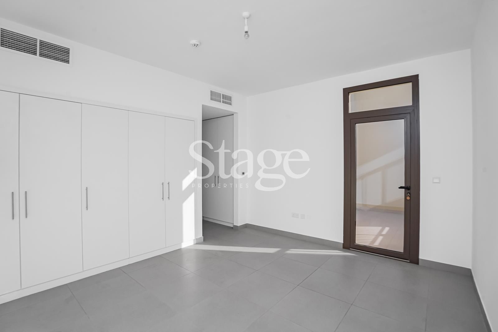 تاون هاوس من ٣ غرف نوم للإيجار في Town Square، Dubai TH8111L