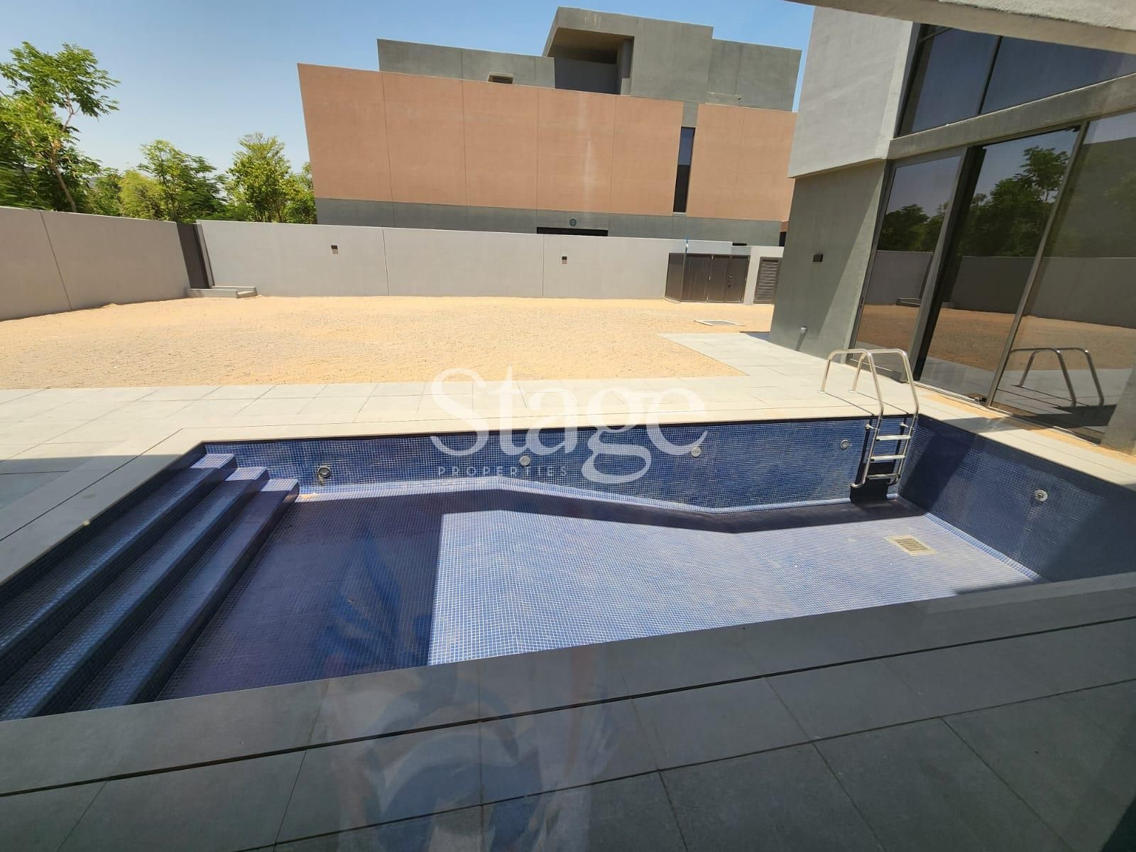 common من ٥ غرف نوم للبيع في Tilal City، Sharjah VI8650S