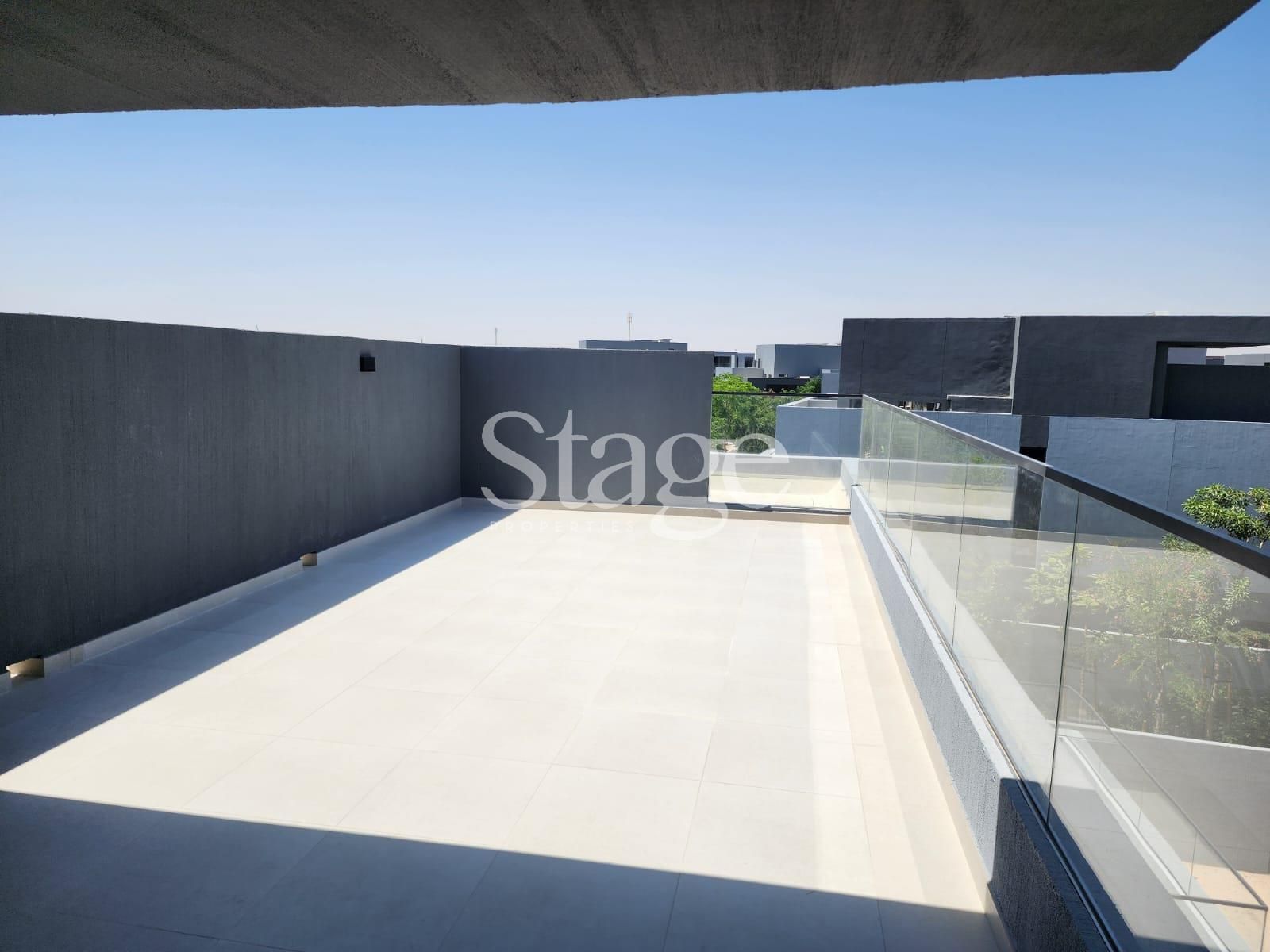 common من ٥ غرف نوم للبيع في Tilal City، Sharjah VI8650S