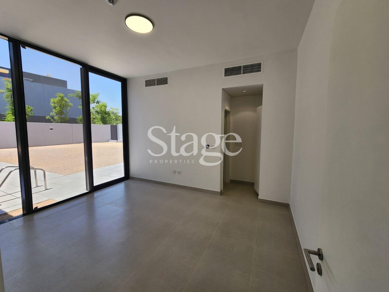 common من ٥ غرف نوم للبيع في Tilal City، Sharjah VI8650S