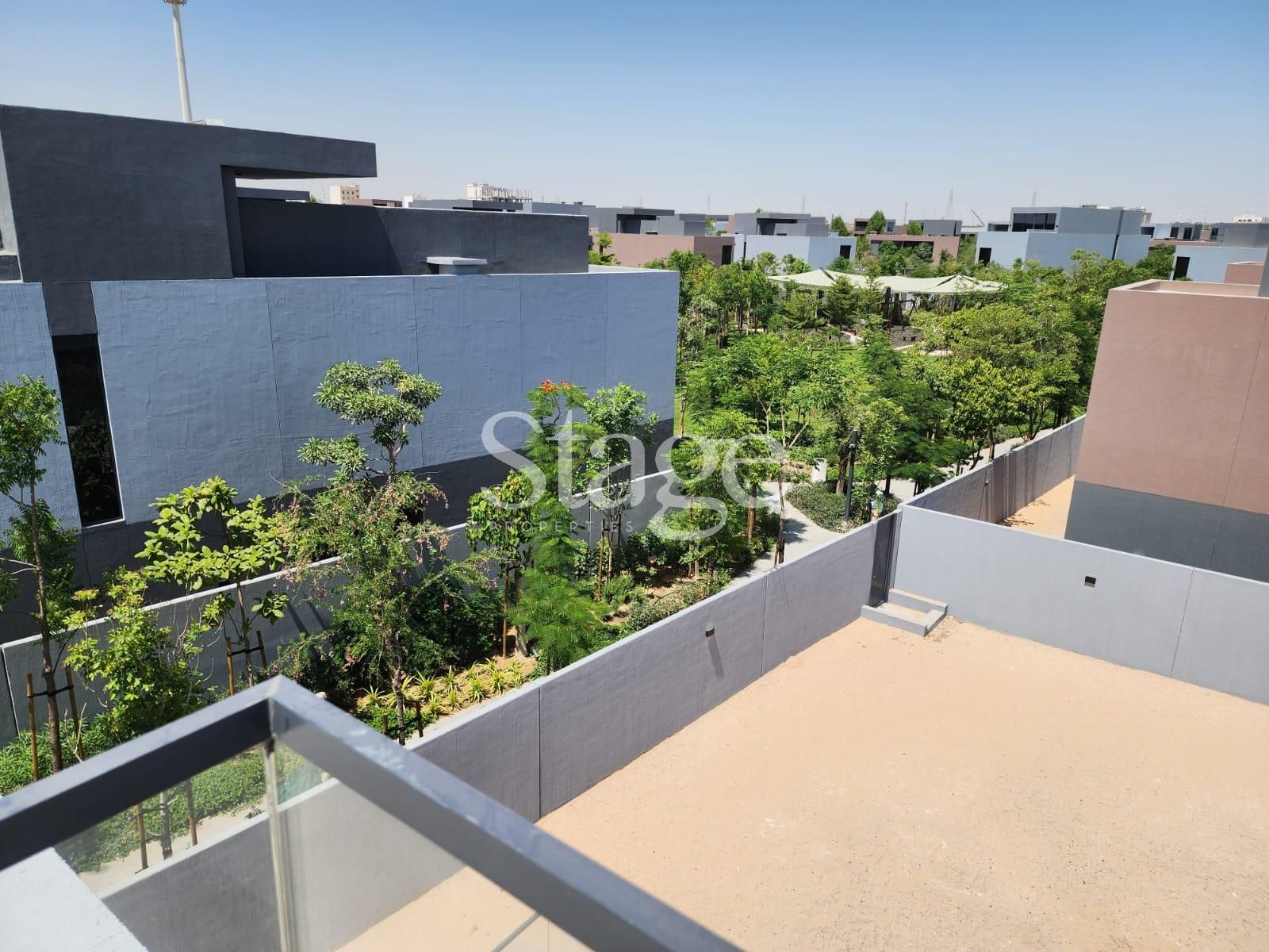 common من ٥ غرف نوم للبيع في Tilal City، Sharjah VI8650S