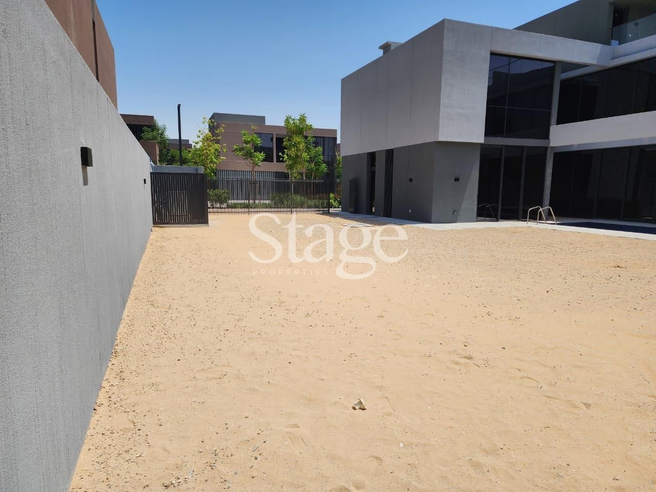 common من ٥ غرف نوم للبيع في Tilal City، Sharjah VI8650S