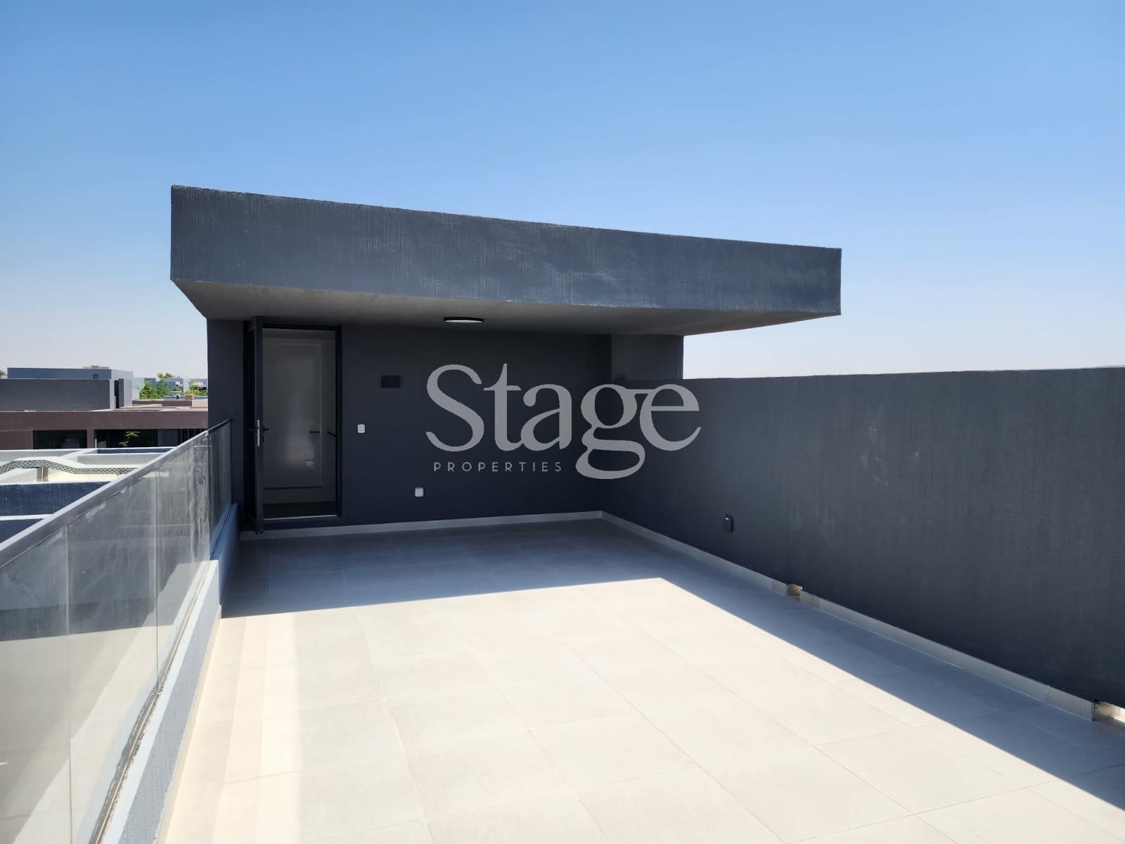 common من ٥ غرف نوم للبيع في Tilal City، Sharjah VI8650S