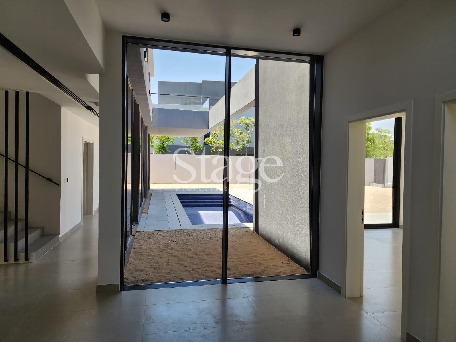 common من ٥ غرف نوم للبيع في Tilal City، Sharjah VI8650S