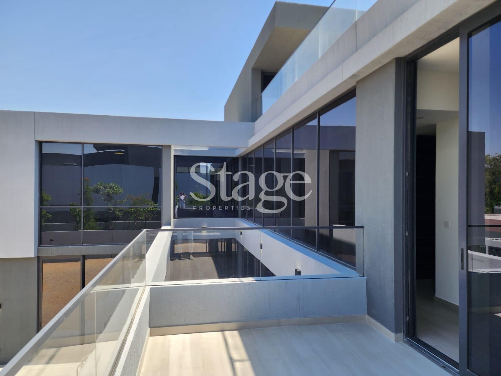 common من ٥ غرف نوم للبيع في Tilal City، Sharjah VI8650S