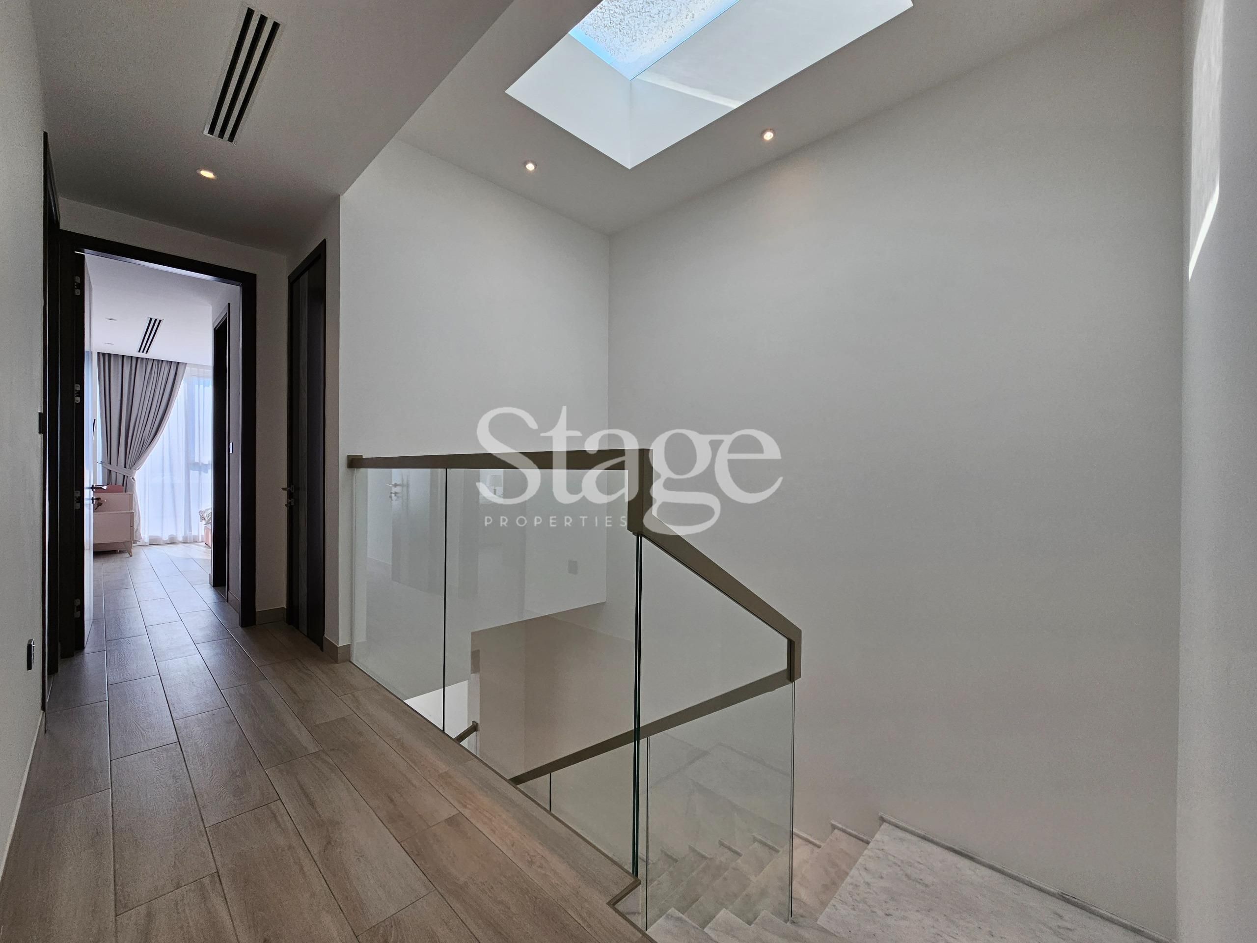 4 bedrooms Villas for Sale in Jumeirah Village Circle, Dubai VI8139S