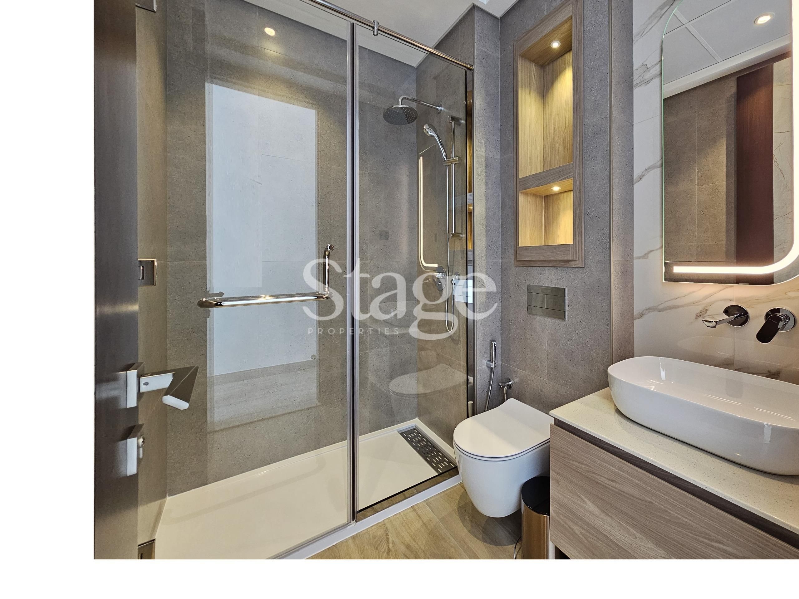 فيلا من ٤ غرف نوم للإيجار في Jumeirah Village Circle، Dubai VI8142L