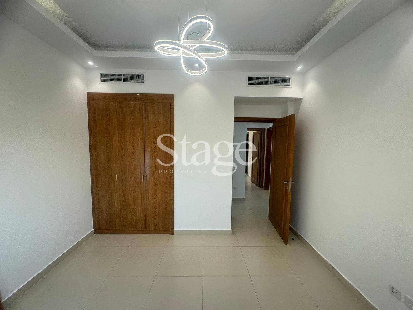 3 bedrooms Villas for Rent in Serena, Dubai VI8796L