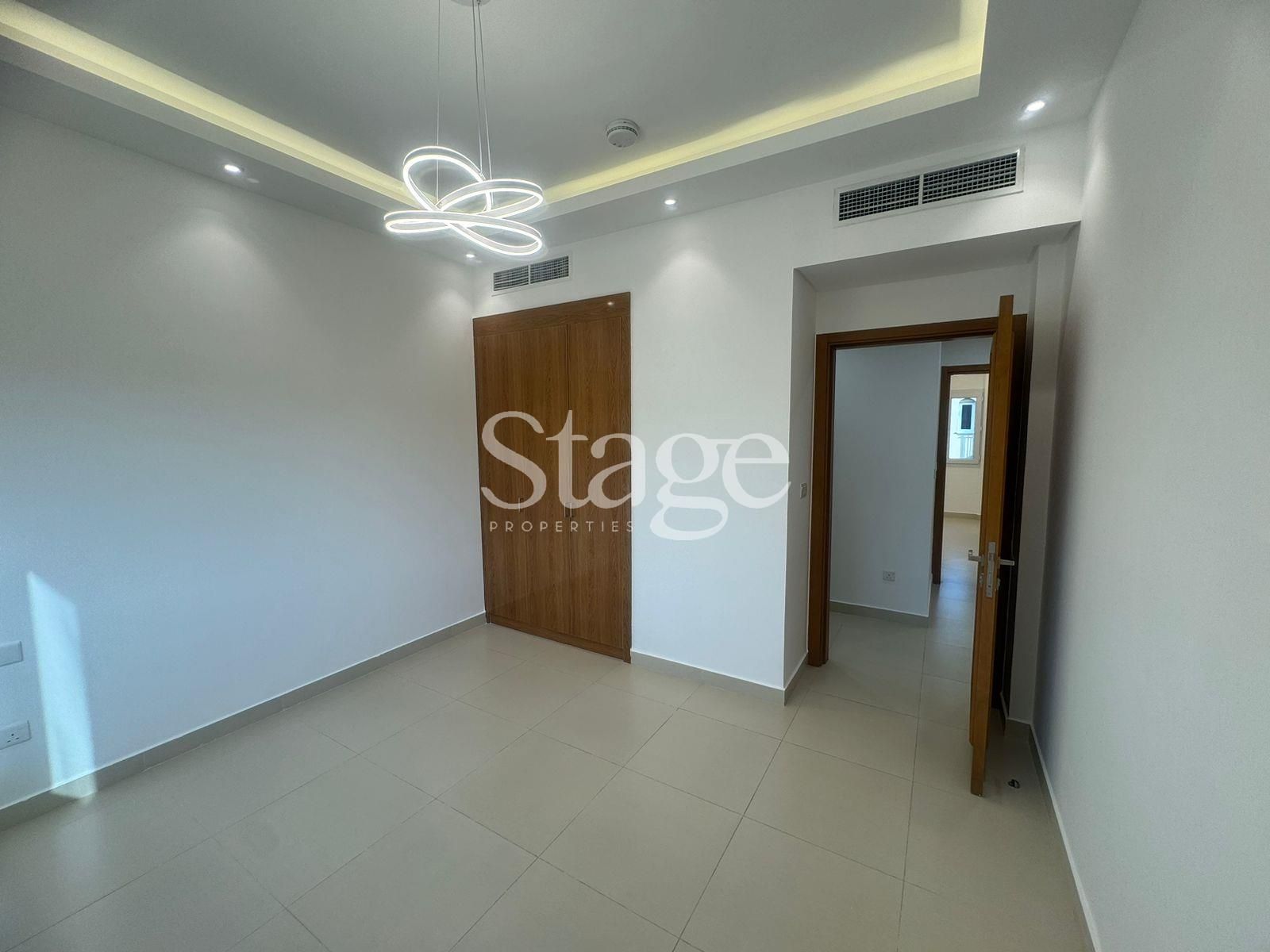 3 bedrooms Villas for Rent in Serena, Dubai VI8796L