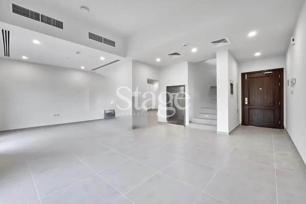 3 bedrooms Townhouse for Sale in Dubai Land, Dubai TH8573S