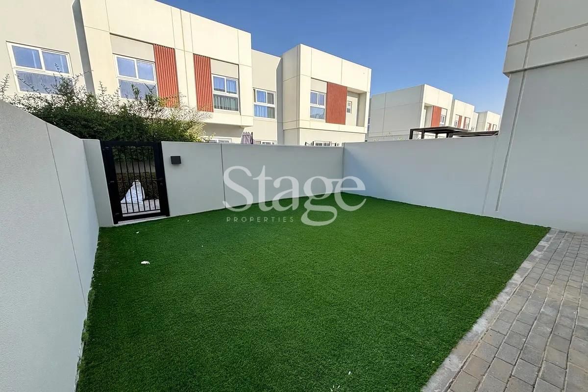 3 bedrooms Townhouse for Sale in Dubai Land, Dubai TH8573S