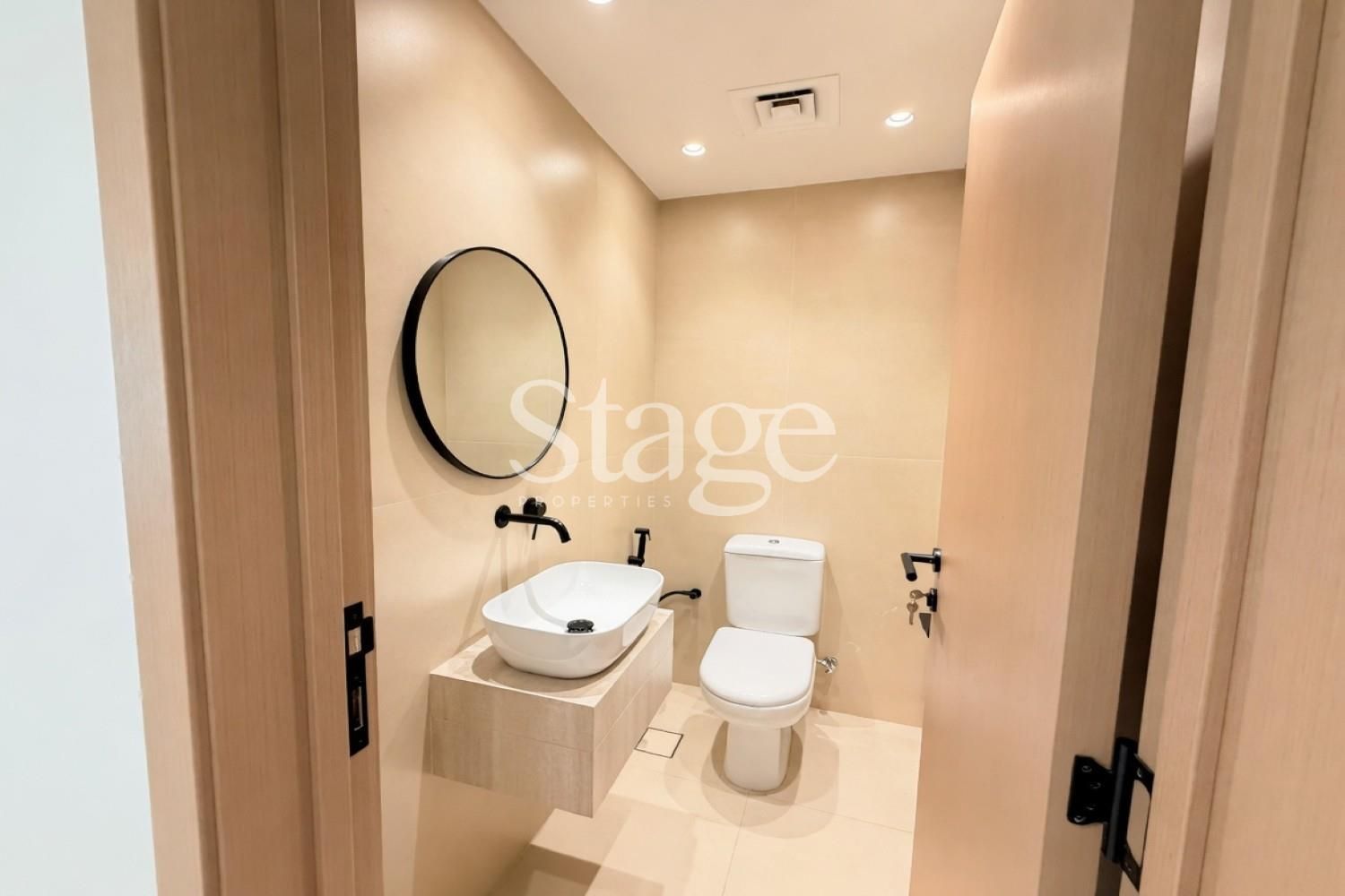 Office Space for Rent in Business Bay, Dubai OF9565L