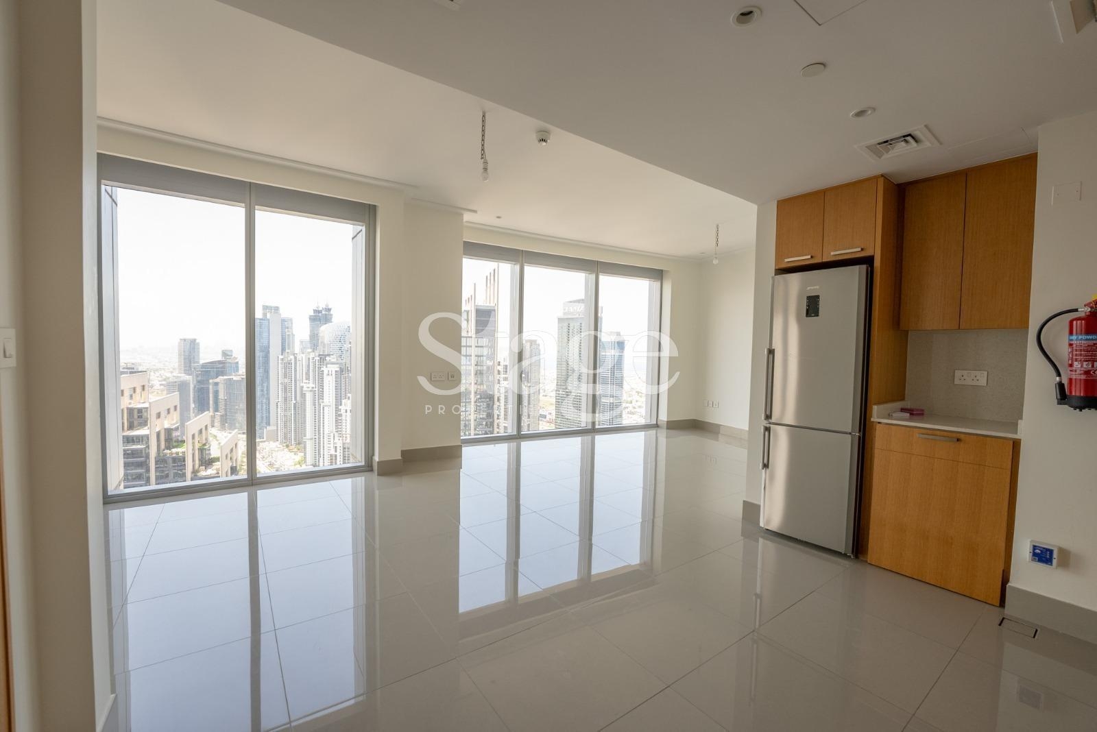 Fully fitted kitchen with 1 bedroom apartment for sale in Downtown Dubai