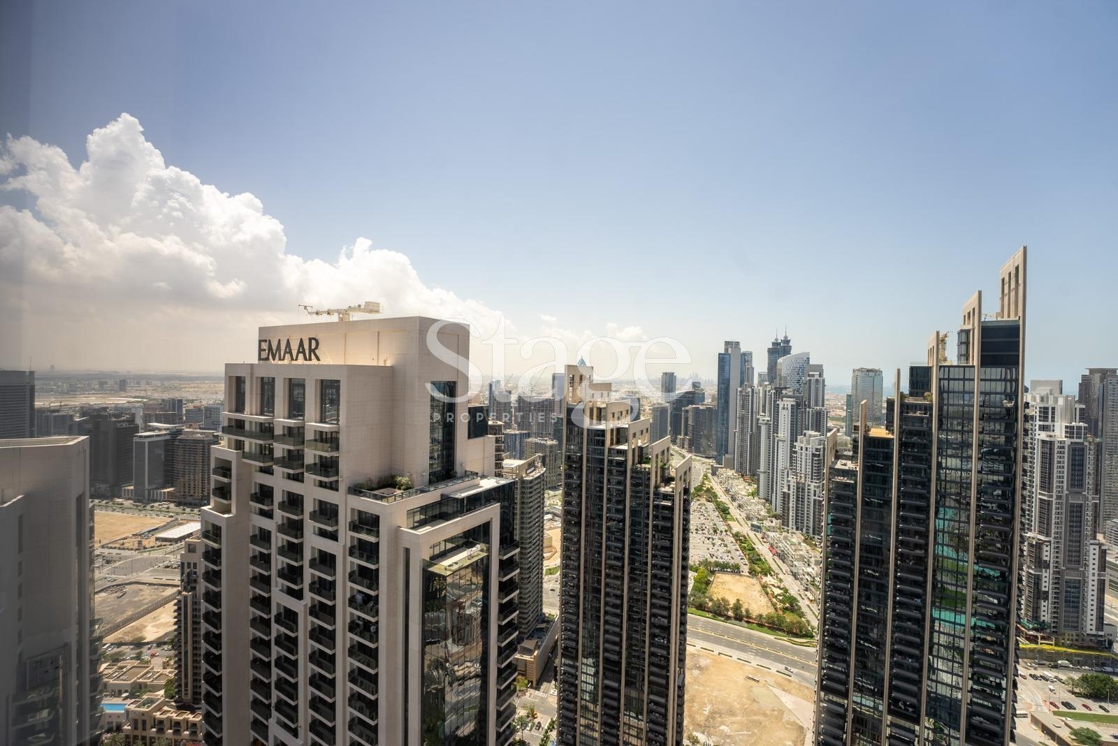 Fully fitted kitchen with 1 bedroom apartment for sale in Downtown Dubai
