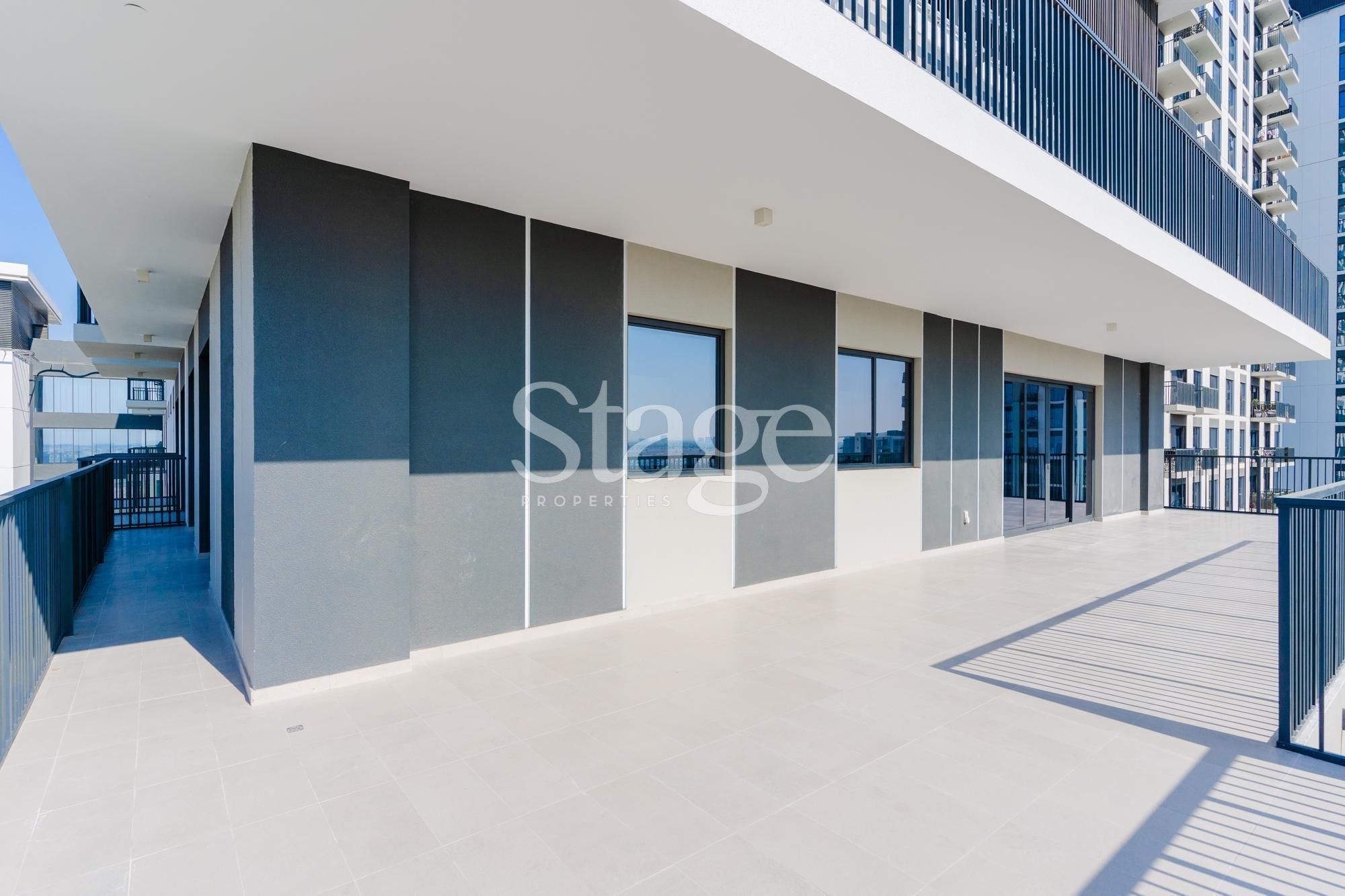 Huge 3 bedrooms apartment for sale in Dubai Hills