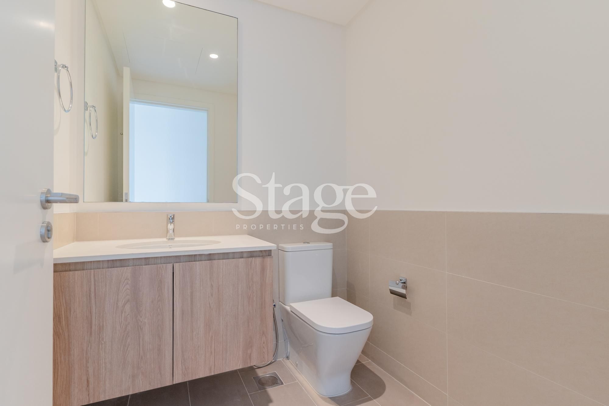 Huge 3 bedrooms apartment for sale in Dubai Hills