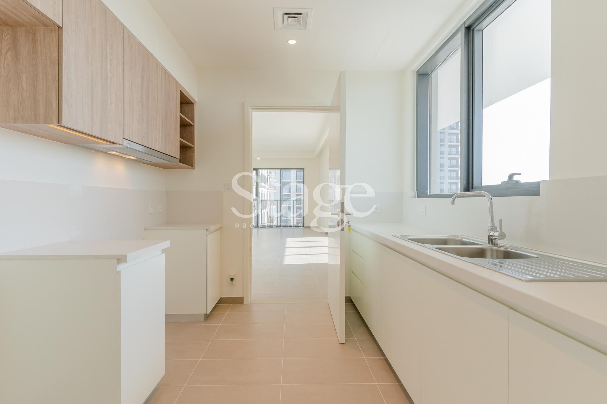 Huge 3 bedrooms apartment for sale in Dubai Hills